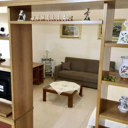 Apartment Gemutliche Ferienwohnung In Mit Privatem Garten