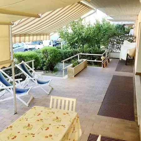 Apartment Gemutliche Ferienwohnung In Mit Privatem Garten Roseto Degli Abruzzi
