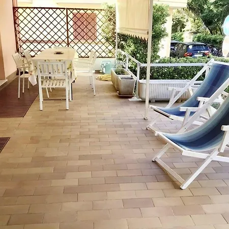 Gemutliche Ferienwohnung In Mit Privatem Garten Roseto Degli Abruzzi
